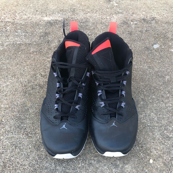 Lightly worn Jordan shoes - Picture 2 of 2